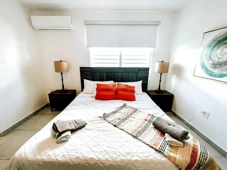 La Casona 1 Modern House Near Ocean Park location